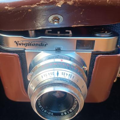 VOIGTLANDER VITO B 35mm CAMERA WITH AGFALUX FLASH BOTH IN LEATHER CASES