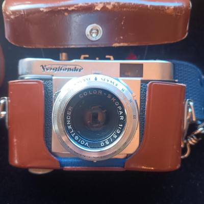 VOIGTLANDER VITO B 35mm CAMERA WITH AGFALUX FLASH BOTH IN LEATHER CASES