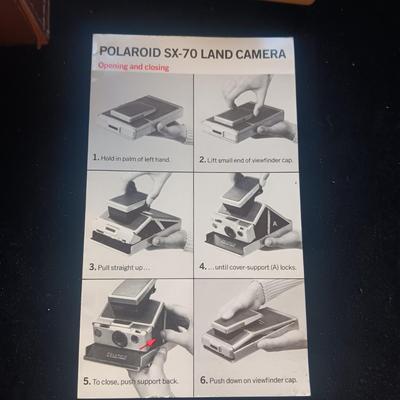 POLAROID SX-70 LAND CAMERA W/CASE