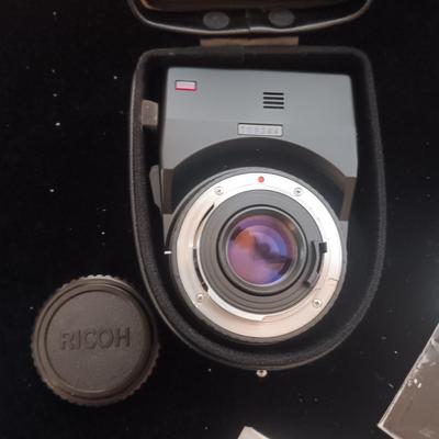 RICOH XR7 35mm CAMERA WITH MANY EXTRAS AND CARRY CASE