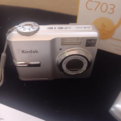 KODAK EASYSHARE C703 DIGITAL CAMERA W/DOCK