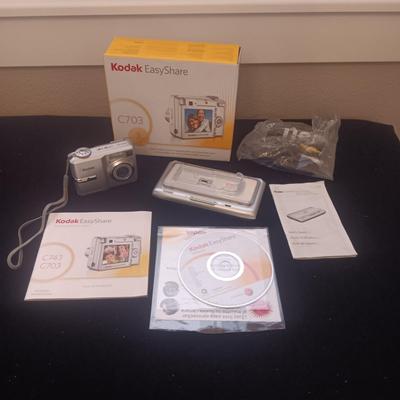 KODAK EASYSHARE C703 DIGITAL CAMERA W/DOCK