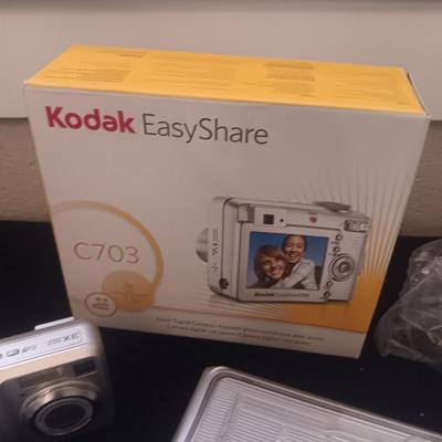KODAK EASYSHARE C703 DIGITAL CAMERA W/DOCK