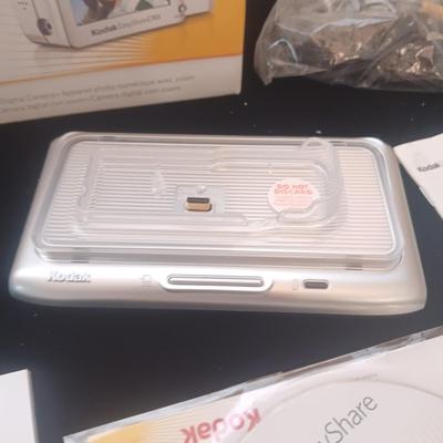 KODAK EASYSHARE C703 DIGITAL CAMERA W/DOCK