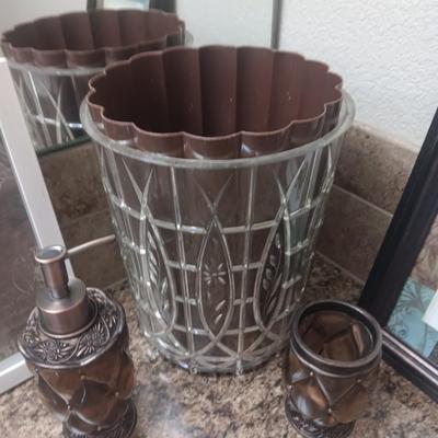 BATHROOM DECOR, HUMIDIFIER AND CLEANERS