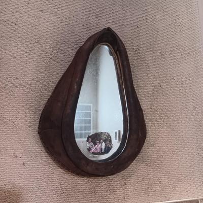 LEATHER VINTAGE MIRRORED HORSE COLLAR