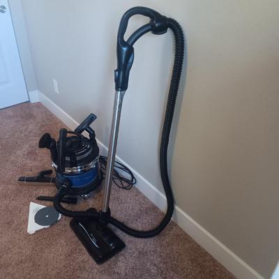 LIKE NEW FILTERQUEEN MAJESTIC BAGLESS VACUUM W/HEPA FILTRATION & POWER NOZZLE