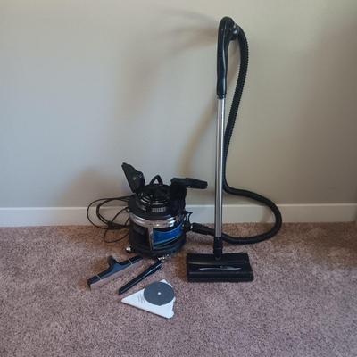 LIKE NEW FILTERQUEEN MAJESTIC BAGLESS VACUUM W/HEPA FILTRATION & POWER NOZZLE