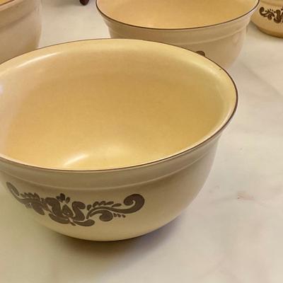 Set of Pfaltzgraff Village mixing bowls