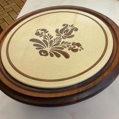 Pfaltzgraff Village pattern cake stand, has metal trivet and wooden base