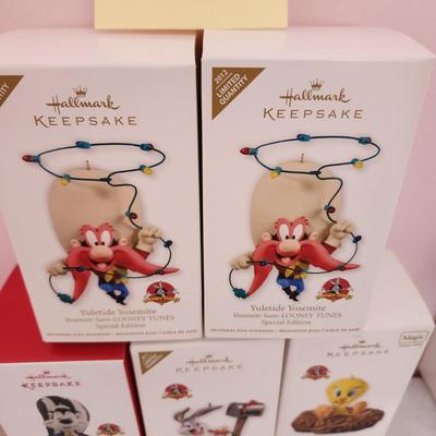 Lot of 5 Hallmark Keepsake Christmas Tree ornaments Looney Tunes