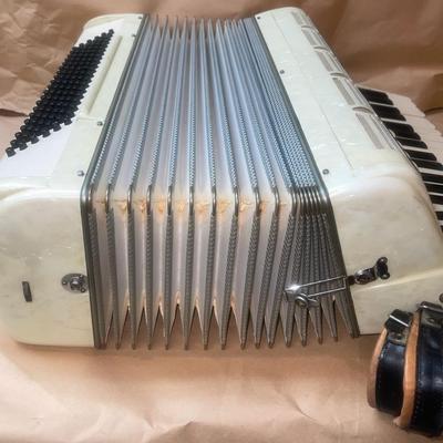 Scandalli Italian Accordion PLAYABLE!