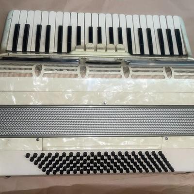 Scandalli Italian Accordion PLAYABLE!