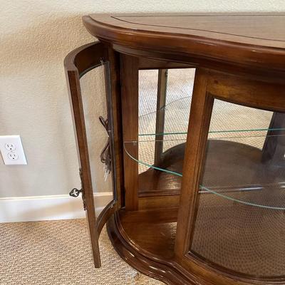 LIGHTED FOYER DISPLAY CABINET