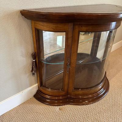 LIGHTED FOYER DISPLAY CABINET