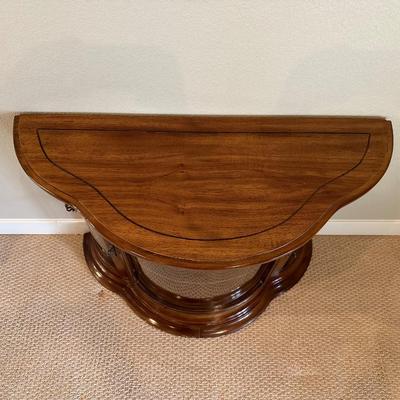 LIGHTED FOYER DISPLAY CABINET