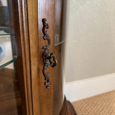 LIGHTED FOYER DISPLAY CABINET