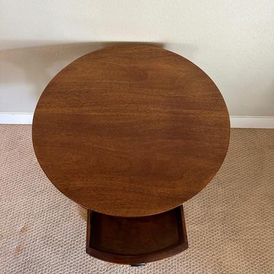 BEAUTIFUL DRUM TABLE WITH DRAWER