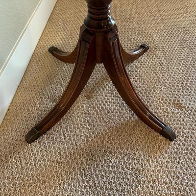 BEAUTIFUL DRUM TABLE WITH DRAWER