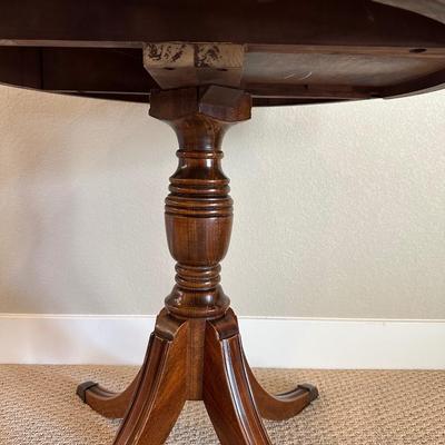 BEAUTIFUL DRUM TABLE WITH DRAWER