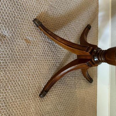 BEAUTIFUL DRUM TABLE WITH DRAWER