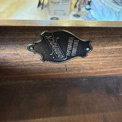 BEAUTIFUL DRUM TABLE WITH DRAWER