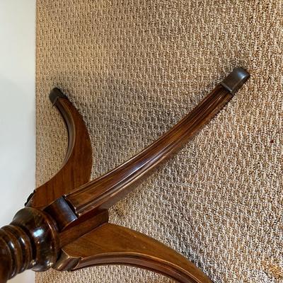 BEAUTIFUL DRUM TABLE WITH DRAWER