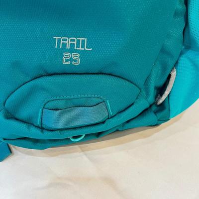 REI Trail 25 Backpack w/ Camelbak and More O-MK)