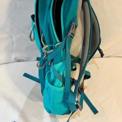 REI Trail 25 Backpack w/ Camelbak and More O-MK)