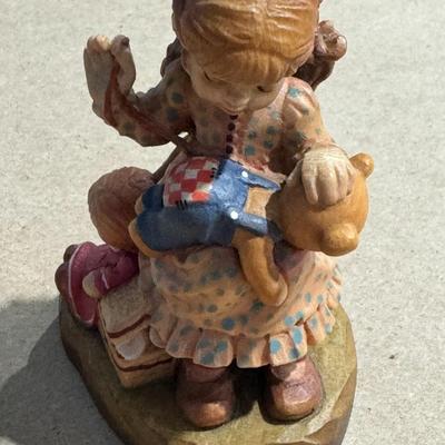 Anri of Italy sculpted figure