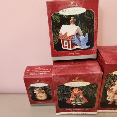 Lot of 6 Hallmark Keepsake Christmas Tree ornaments