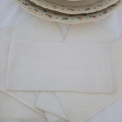 Federal Shape Oval Dishes and Cloth Napkins (K-CE)