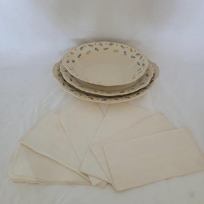 Federal Shape Oval Dishes and Cloth Napkins (K-CE)