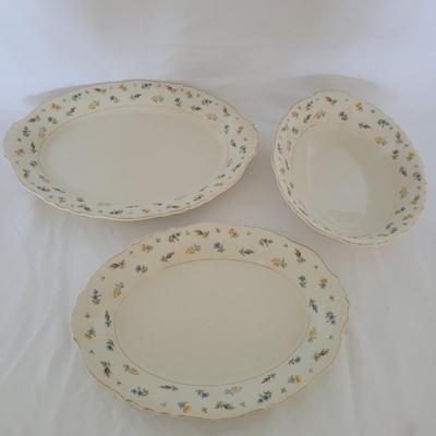 Federal Shape Oval Dishes and Cloth Napkins (K-CE)