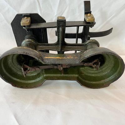 Vintage Brass & Cast Iron Kitchen Scales (O-MK)