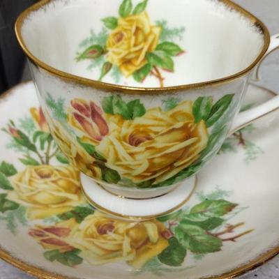 Royal Albert Bone China "Tea Rose"