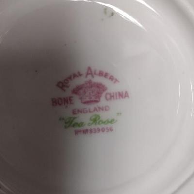 Royal Albert Bone China "Tea Rose"
