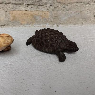 3 turtle figures