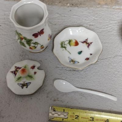 Jelly Jar and Set of 3 Chinoiserie dishes