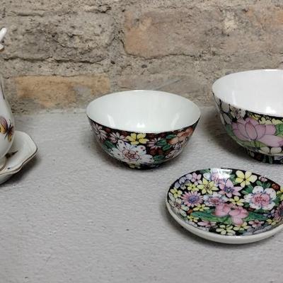 Jelly Jar and Set of 3 Chinoiserie dishes