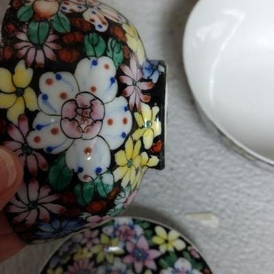 Jelly Jar and Set of 3 Chinoiserie dishes