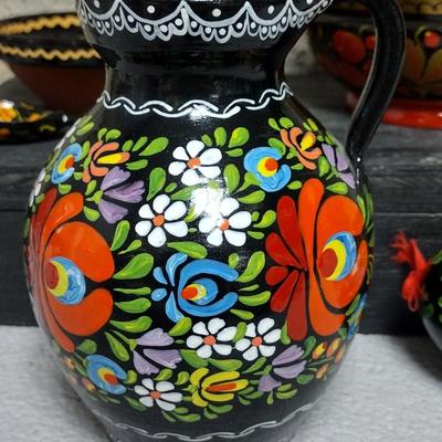 Khokhioma Lacquerware and Central American Pottery