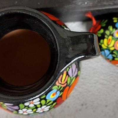 Khokhioma Lacquerware and Central American Pottery