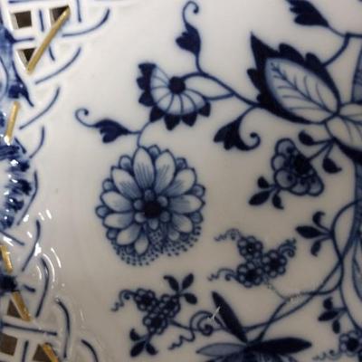 Blue Onion Meissen Plate and Cake Stand