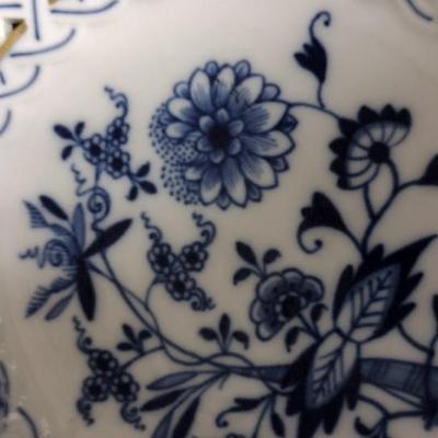 Blue Onion Meissen Plate and Cake Stand
