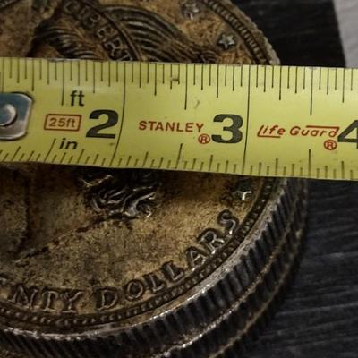 Vintage Globe and Bentley Twenty Dollar Clock