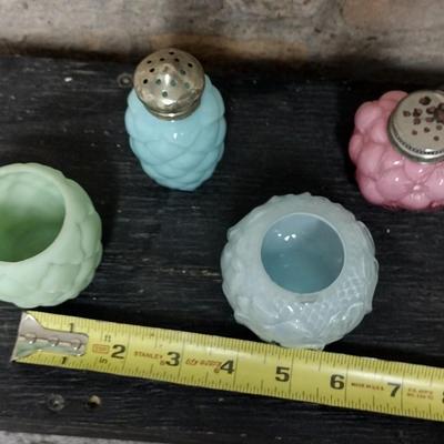 Victorian 2 Shakers and 2 Toothpick holders
