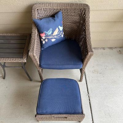 OUTDOOR WICKER ARM CHAIR W/PULL OUT FOOTSTOOL PLUS SIDE TABLE