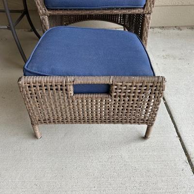 OUTDOOR WICKER ARM CHAIR W/PULL OUT FOOTSTOOL PLUS SIDE TABLE