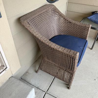 OUTDOOR WICKER ARM CHAIR W/PULL OUT FOOTSTOOL PLUS SIDE TABLE